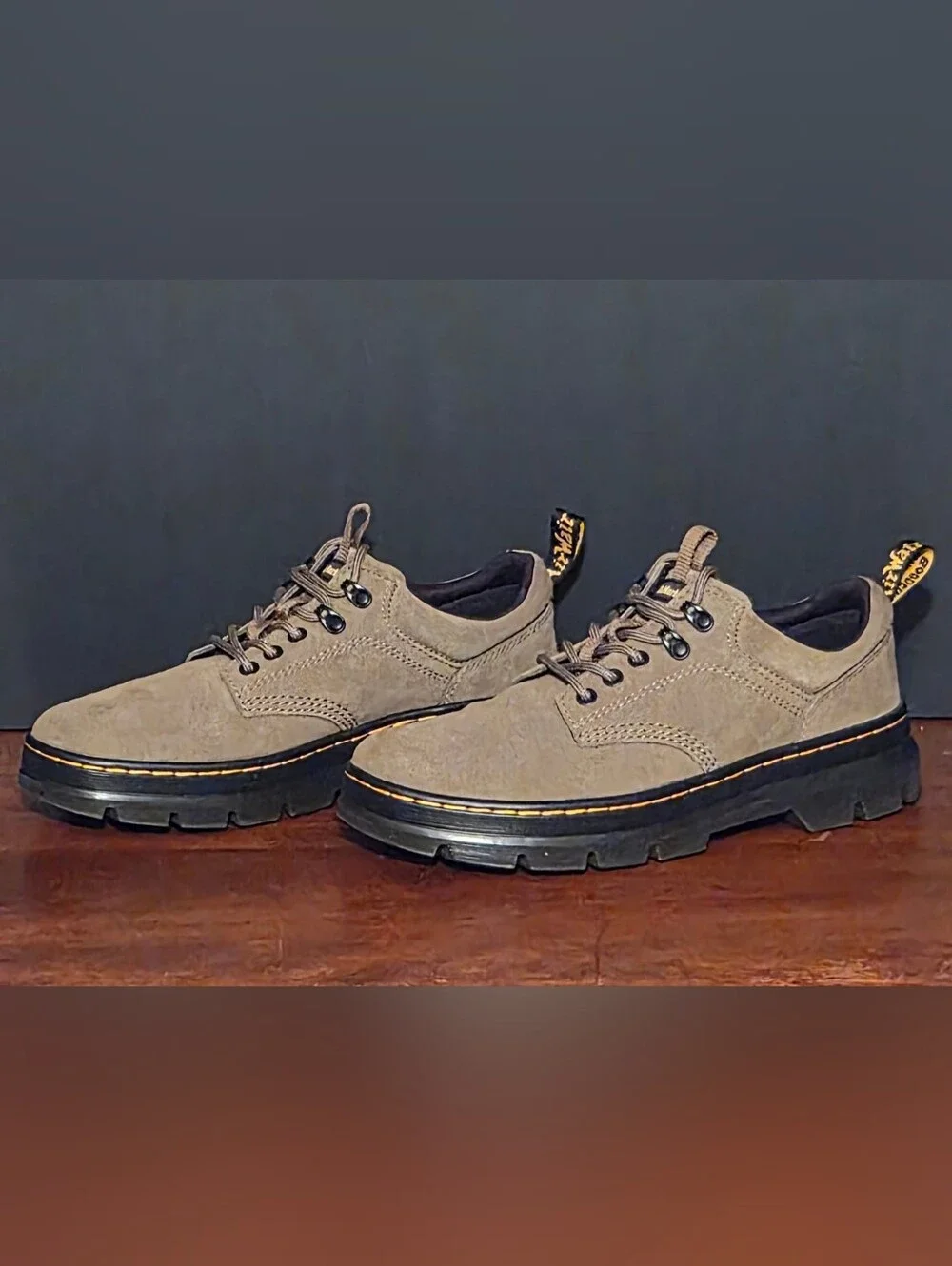 Dr. Martens Reeder Suede Casual Shoes, Mns 9,  Taupe Olive, Like New Cond.!